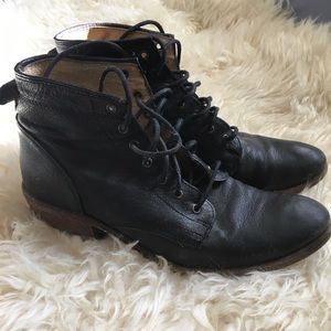 Frye Carson Lace up Booties Size 7